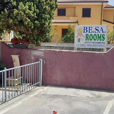 Casa de hóspedes Besarooms *