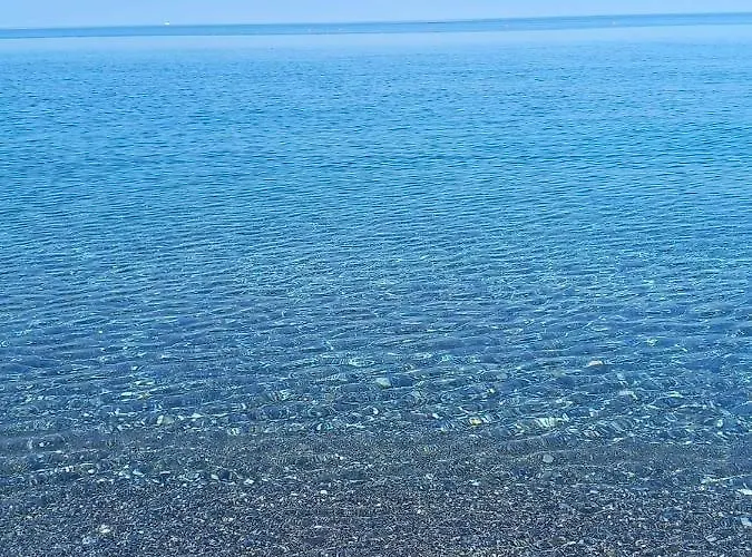 Casa de hóspedes Besarooms