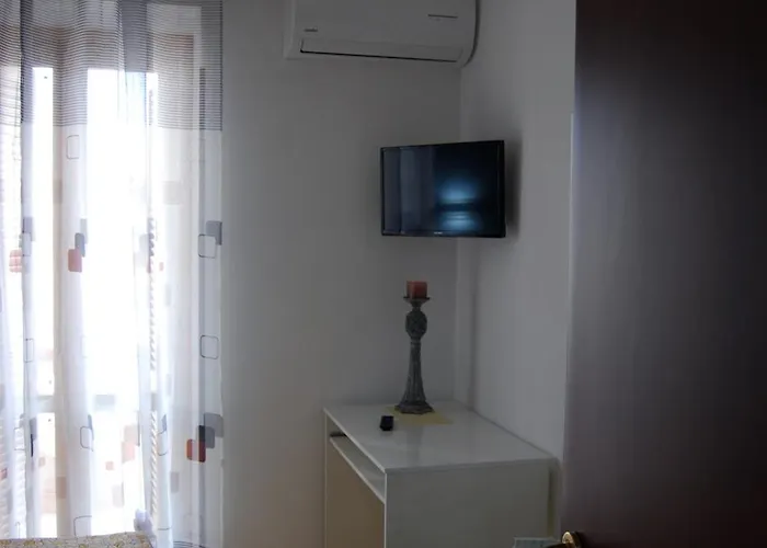 Casa de hóspedes Besarooms *