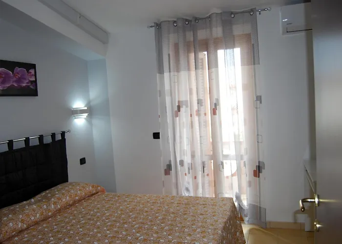 Casa de hóspedes Besarooms