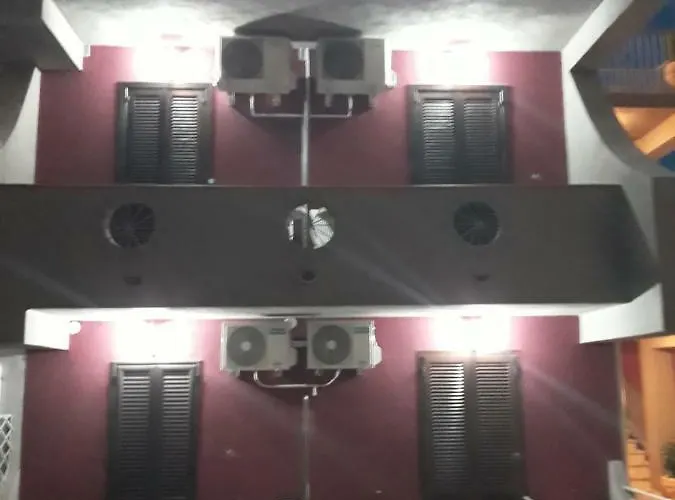 Casa de hóspedes Besarooms *